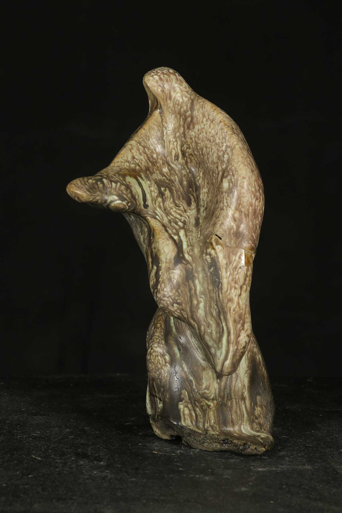NP REVEILLARD, sculpture « Dialogue avec le Vent » ∼ « Dialogue with the Wind »// H: 19 cm. // Grès, émaux (cuissons bois) ∼ Stoneware, glazes (wood kiln) // 2018/2020 (face)