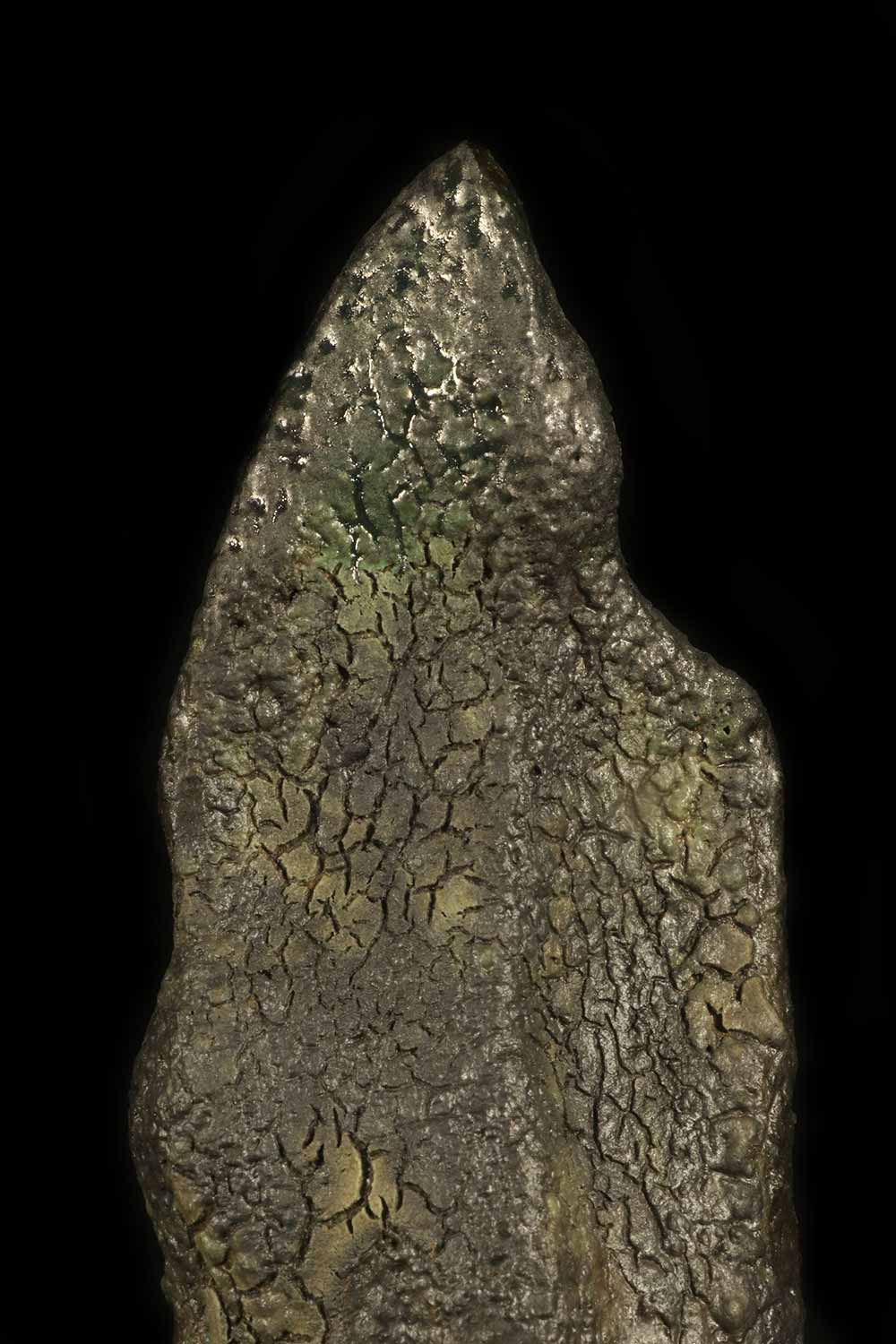 Sculpture « Formation d’une non-pensée » ∼ « A no-thought formation » (save) // H: 34 cm. // Grès, émaux (cuissons bois) ∼ Stoneware, glazes (wood kiln) // 2018/2020