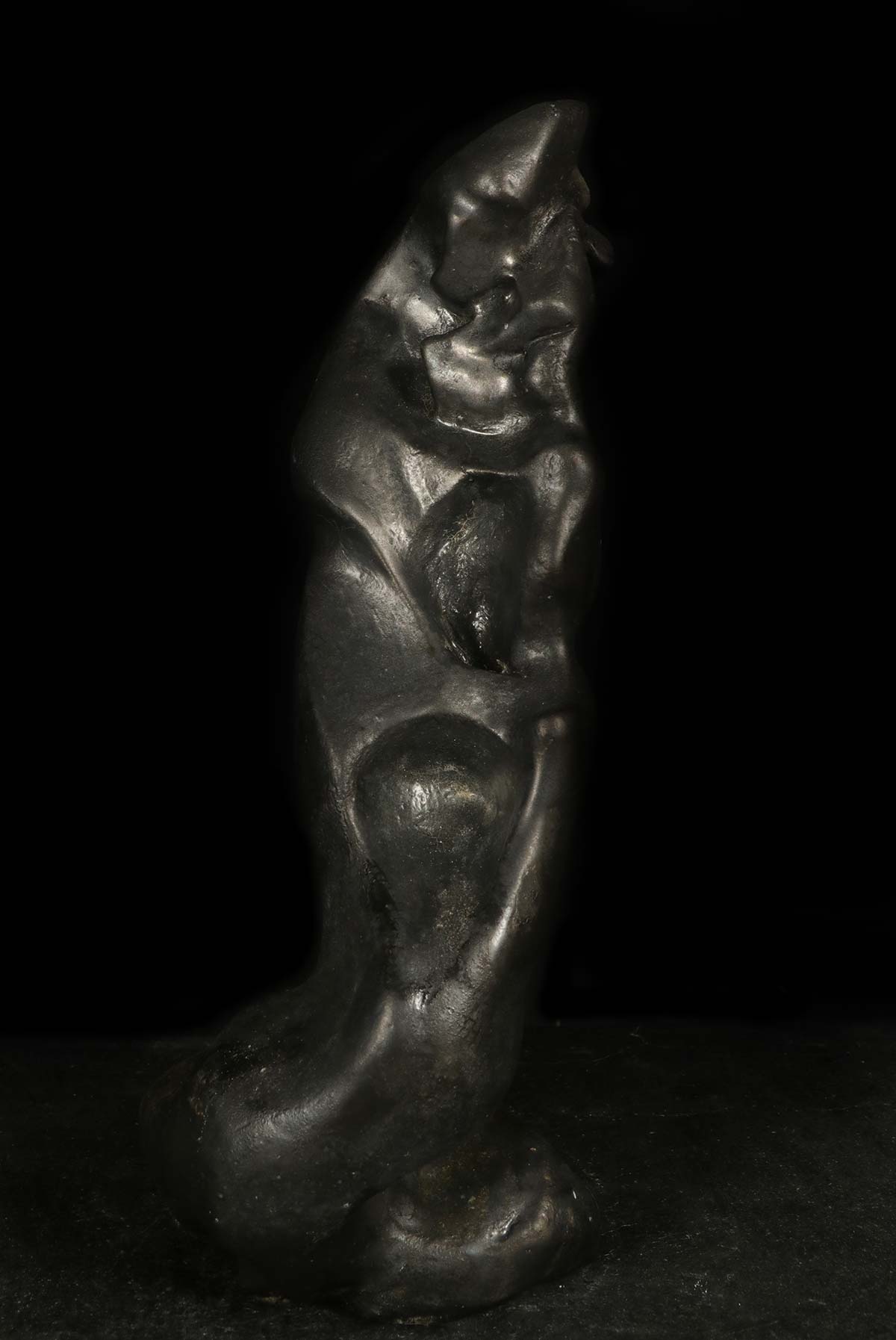 Sculpture « La Fuite » ∼ « The Escape » // H: 30 cm. // Grès, émaux (cuissons bois) ∼ Stoneware, glazes (wood kiln) // 2018/2020