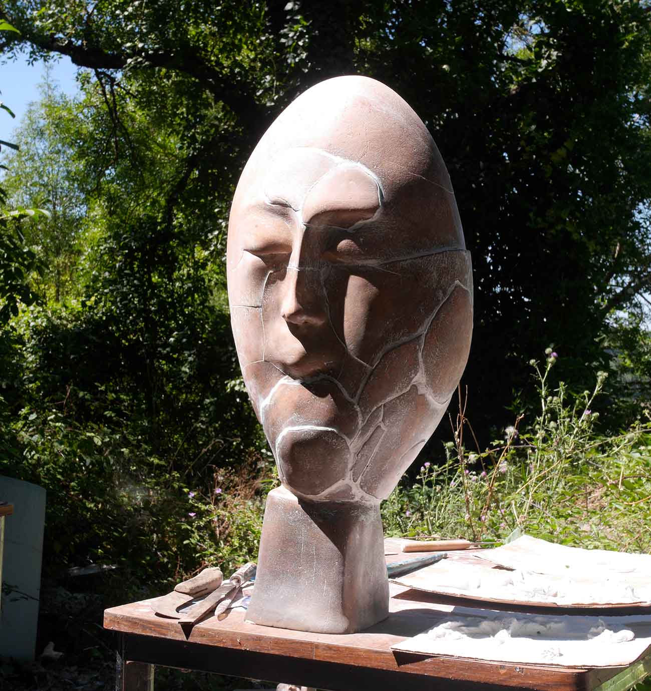 Sculpture céramique au dehors du second atelier ∼ Ceramic sculpture outside the second workshop / 2020