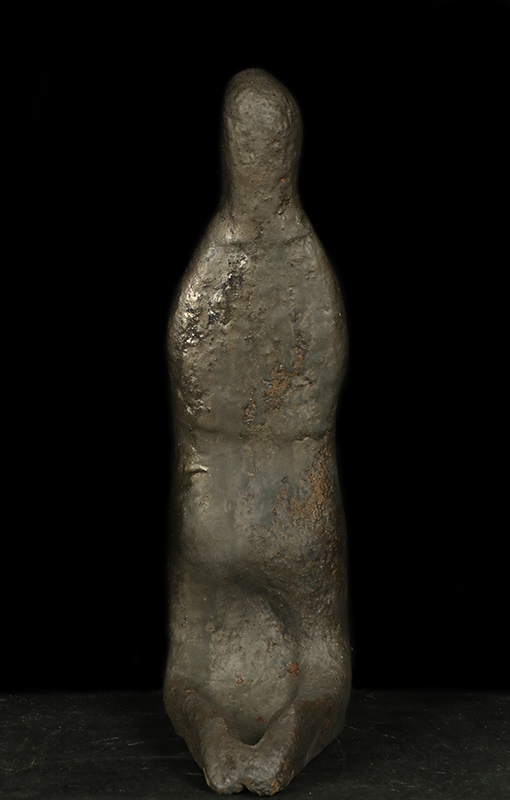 Nicolas-Pierre Réveillard, sculpture « Homme agenouillé devant une fleur » ∼ « Kneeling Man in front of a flower » (5)