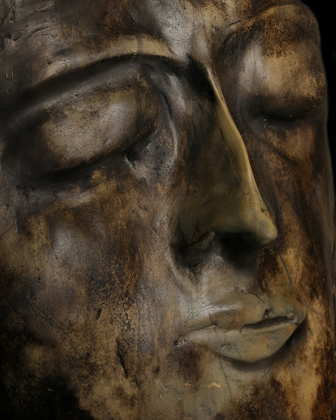 Nicolas-Pierre Réveillard, sculpture « Je t’aime » ∼ « I love you » // H: 86 cm // Grès, sigillées (cuisson bois), bois, corde, pluie ∼ Stoneware, sigillated (wood kiln), wood, rope, rain // 2018/2021 (7)